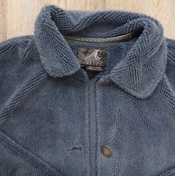 Cropped fuzzy jacket. - Picture 2 of 2